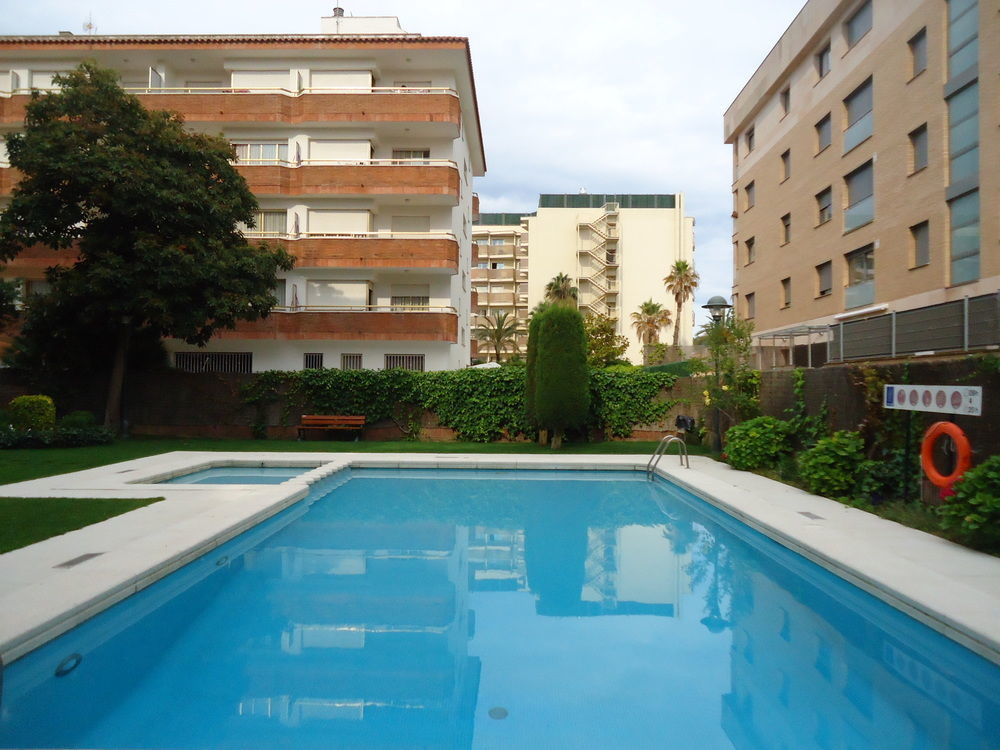 Apartamentos Antillas Fenals リョレート・デ・マル エクステリア 写真